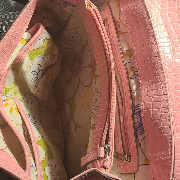 Guess Bag - Picture 4 of 4